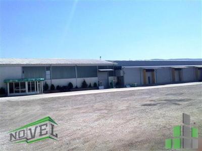 <p>Se prodava industiriski objekt vo Vizbegovo, na glavniot pat, na bul Jadranska Magistrala.</p><p>Objektot se sostoi od 516m2 deloven prostor na prizemje + kat, i a 707m2, stovarishte, odnosno 3 komori so golemina 360m2 , 250 m2 i 180 m2 . Objektot e na celosno ograden plac so vkupna povrshina od 3.505 m2.</p>